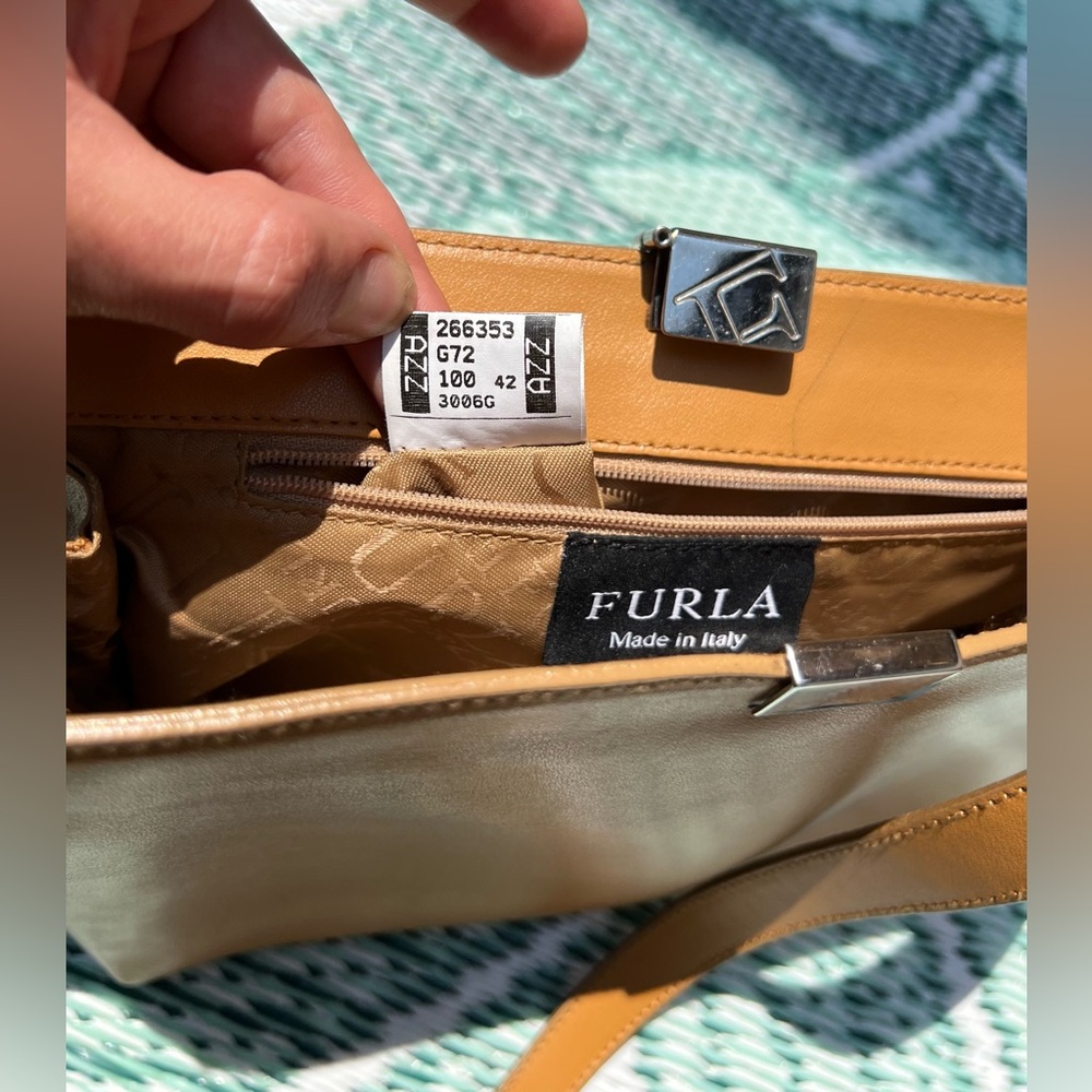 Vintage Furla Italian Leather Shoulder Bag - Picture 4 of 11